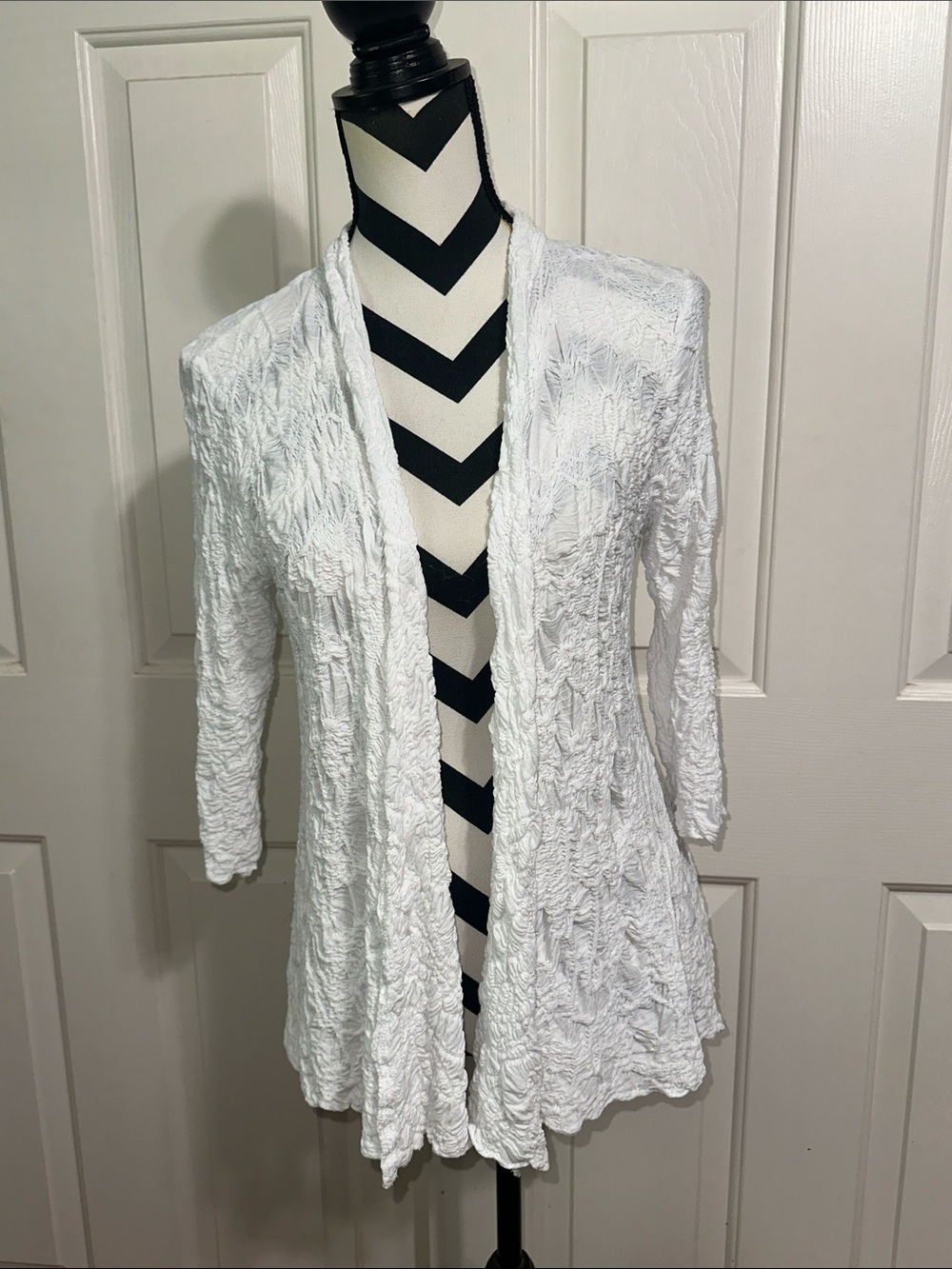 SNO SKINS White Textured Open Front Cardigan